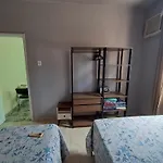 Casa Com 2 Camas Queen E 1 King Em Quartos Climatizados